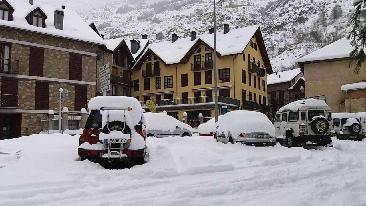 Apartaments Morello Esterri D'Aneu Bagian luar foto